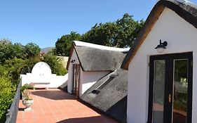 Petite France:Luxury Thatched 4Brcottage With Pool